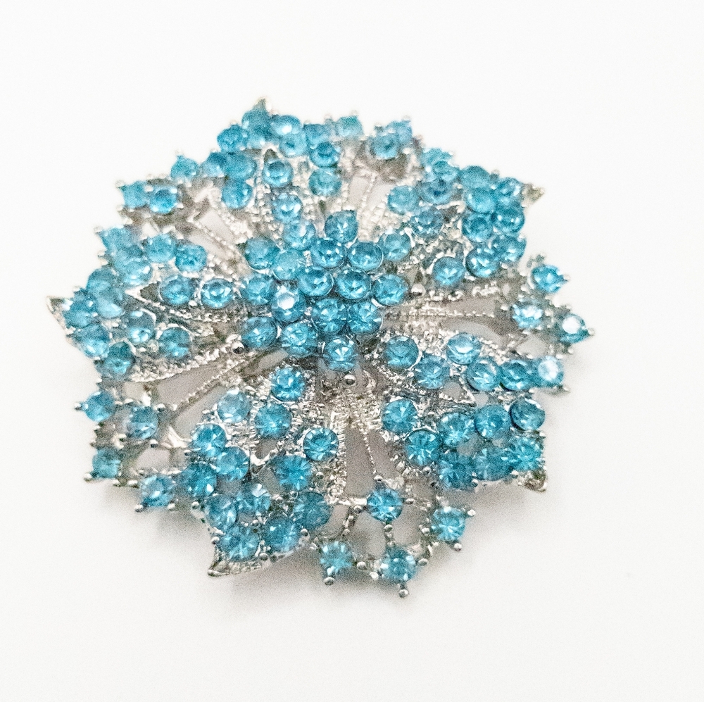 2 Large Blue Rhinestone Brooches - Picture 3 of 4